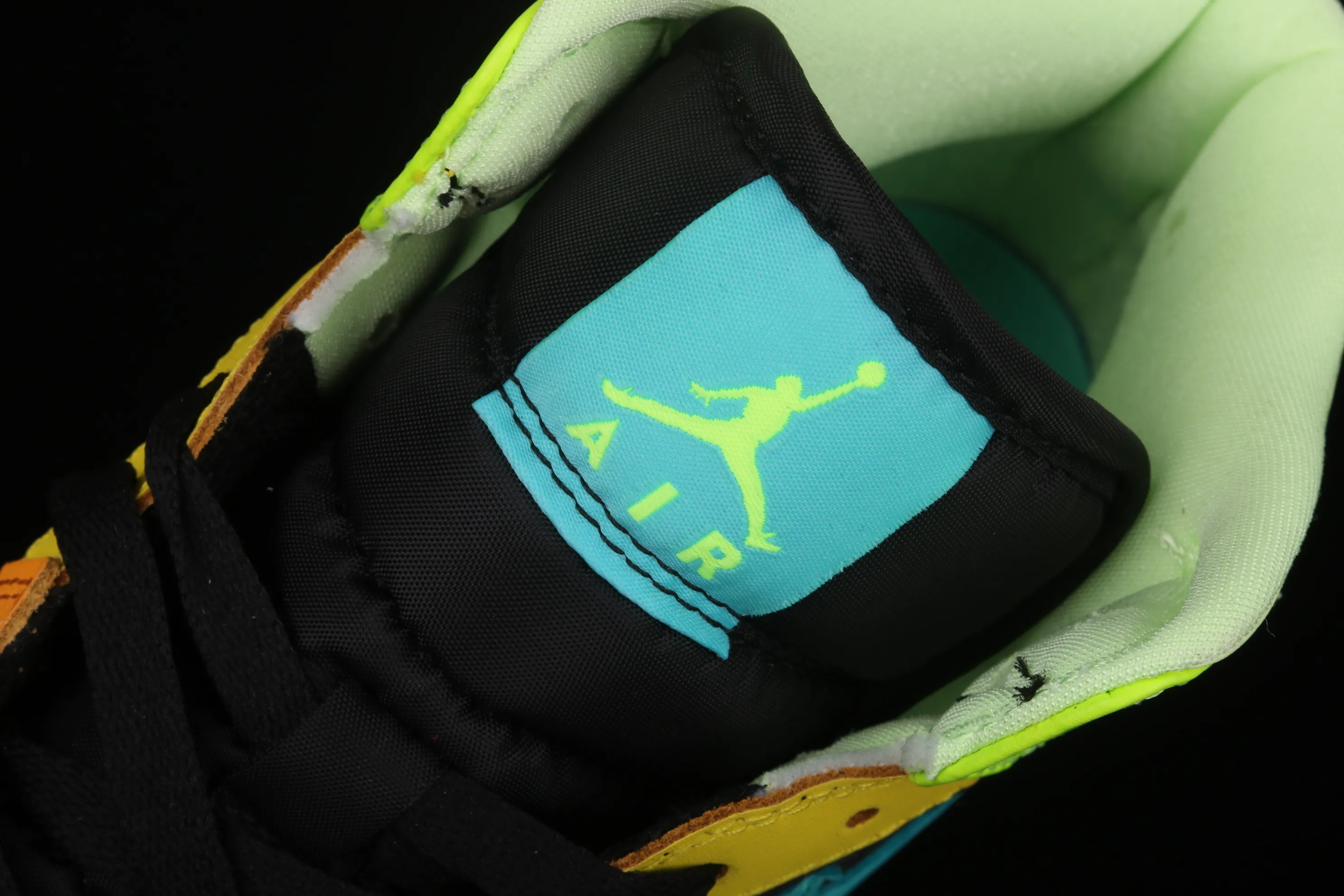 All categories Air Jordan Jordan series basketball shoes Air Jordan 1 Mid Air Jordan 1 Mid SE AJ1 Joe 1 four-leaf clover mid-top basketball shoes BQ6931-037